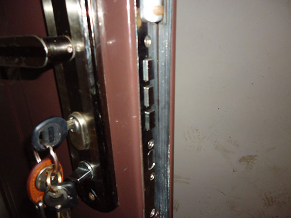 连环乡防盗门换锁芯注意事项